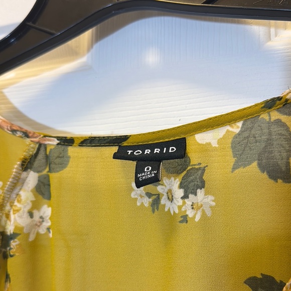 Torrid Floral V-Neck Maxi Dress - Yellow - Picture 3 of 7